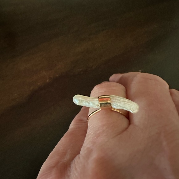 EUC Melissa Joy Manning Pearl 14 kt Gold Ring - Picture 3 of 4